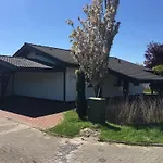 펜션 F12 Freistehendes Haus Mit Garten An Der Nordsee By Interhome